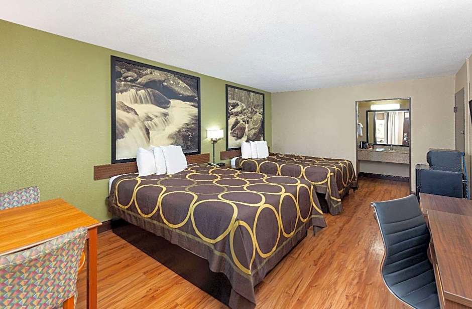Photo 1 of 4 of 2 Queen Beds, Nonsmoking