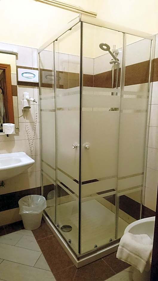 Giappone Inn Parking Hotel