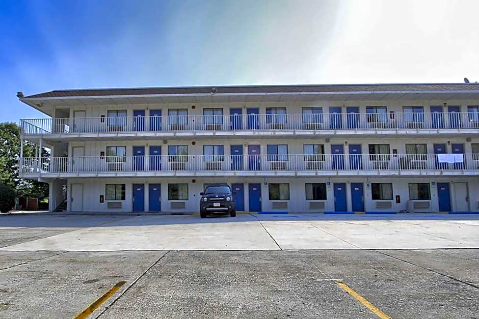 Motel 6-New Cumberland, PA - Harrisburg - Hershey South