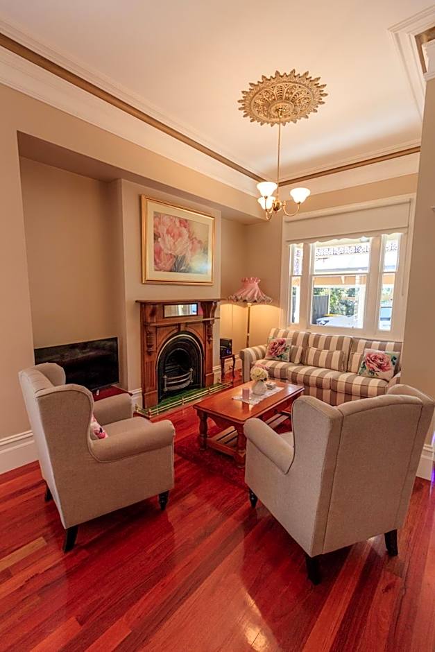 The Oaks Lilydale Accommodation