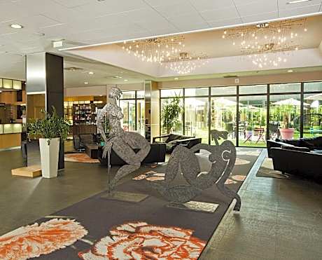 Residhome Suites Paris Sénart