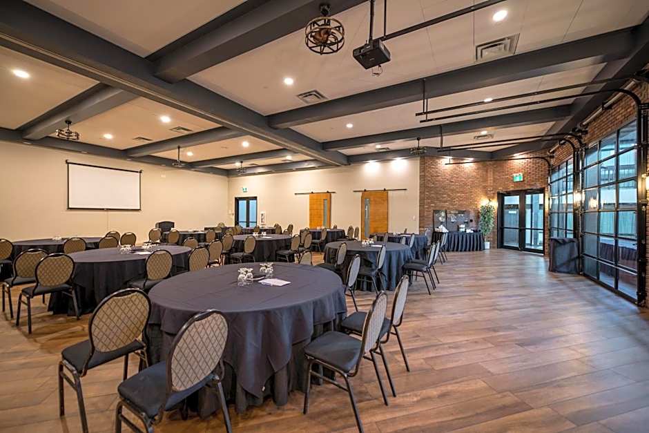 Coast Nisku Inn & Conference Centre