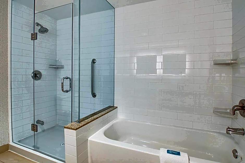 Holiday Inn Express Hotel & Suites Toronto - Markham By IHG