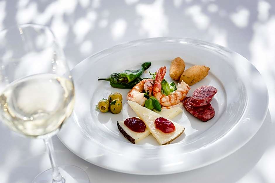 Casa León Royal Retreat