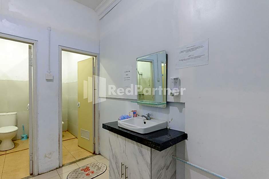 Shooting Star Hostel Kuta RedPartner (Mixed Dormitory)