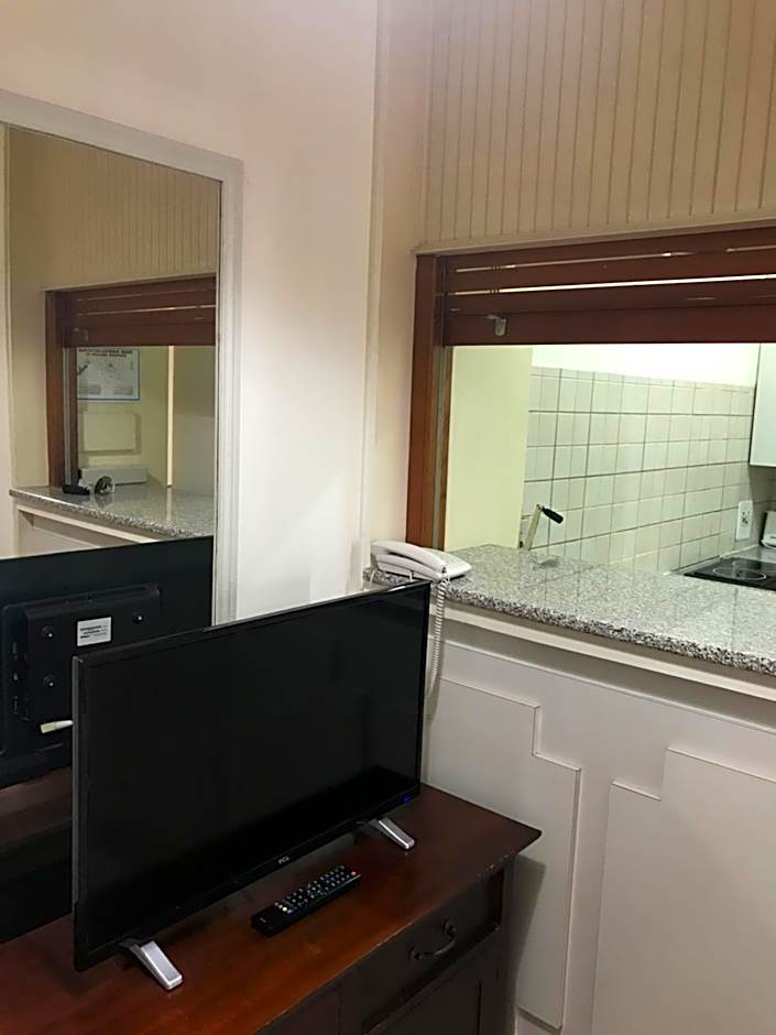 Daphne Hotel Apartments