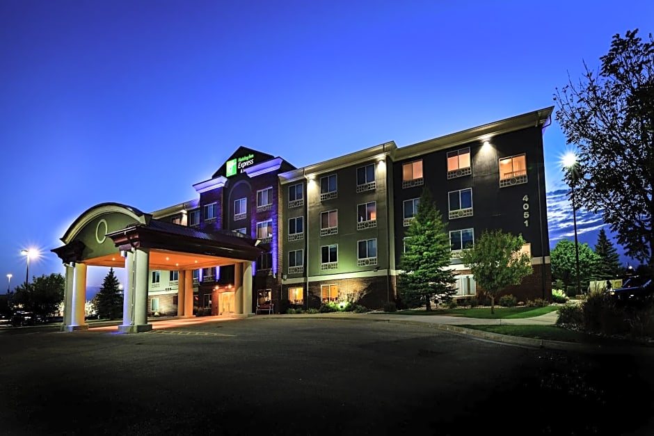 Holiday Inn Express Hotel & Suites Grand Forks