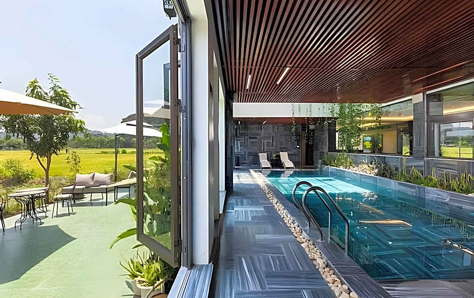 Liberty Hall Tam Coc Hotel & Villa
