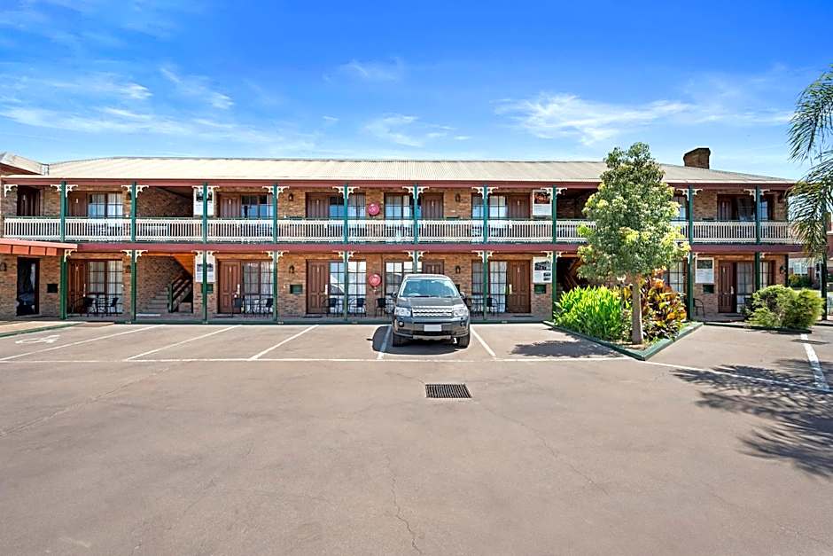 The Settlement Historic Hotel