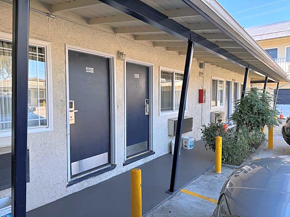 Hiland Motel