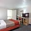 Travelodge by Wyndham Lansing