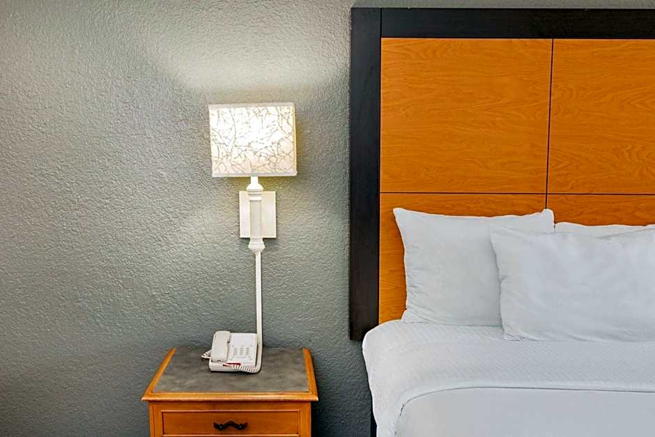 La Quinta Inn & Suites by Wyndham Laredo