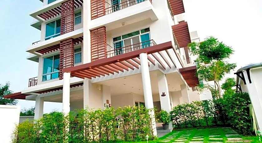 The Meet Green Apartment