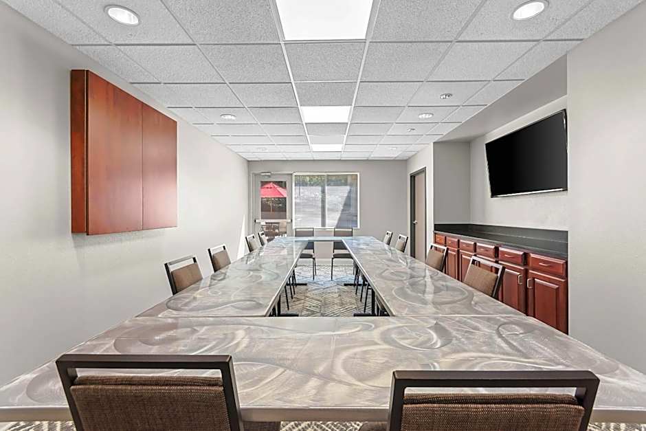 Country Inn & Suites by Radisson, Elizabethtown, KY