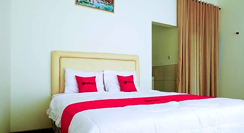 RedDoorz near STAB Syailendra Kopeng