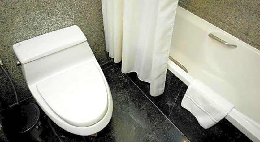 Majestic Suites Hotel