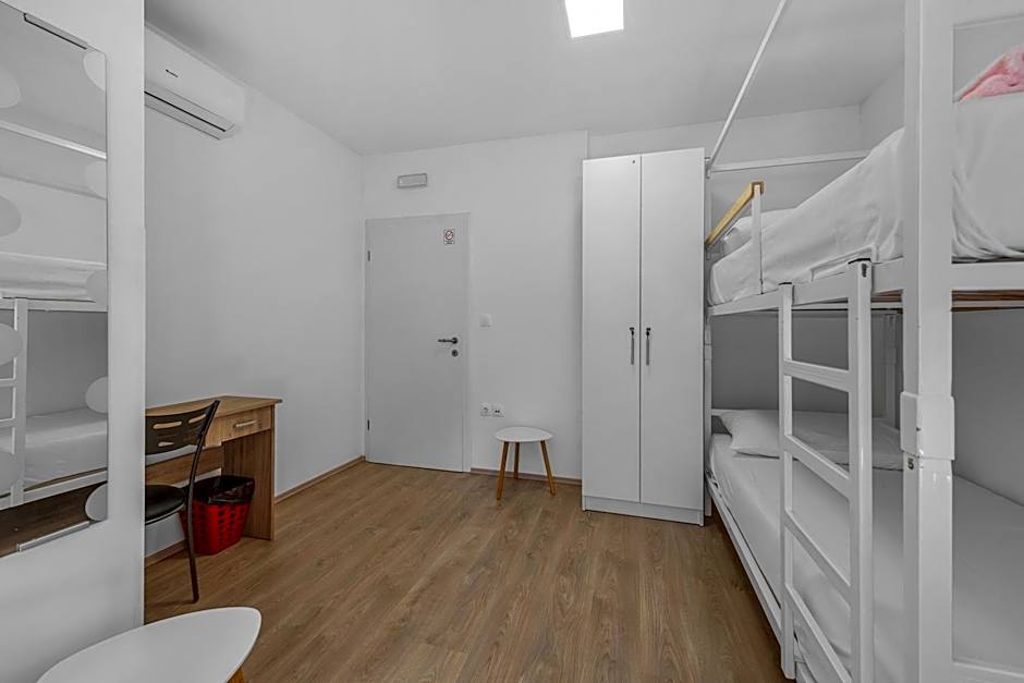 Hostel Elli