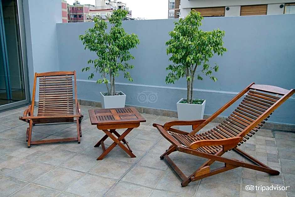 Recoleta Uriburu by Ayres