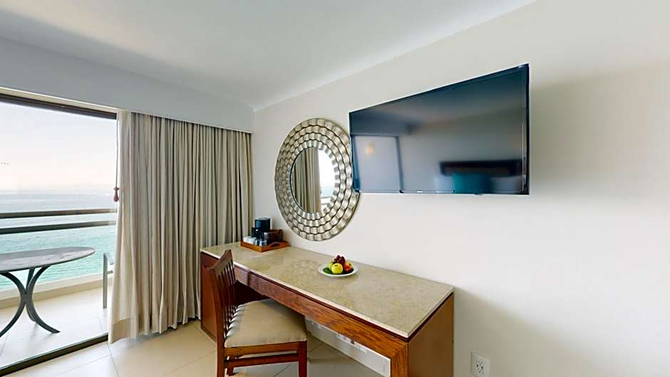 Photo 1 of 7 of Junior Suite