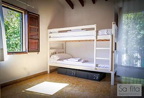 Bed in 6-Bed Mixed Dormitory Room