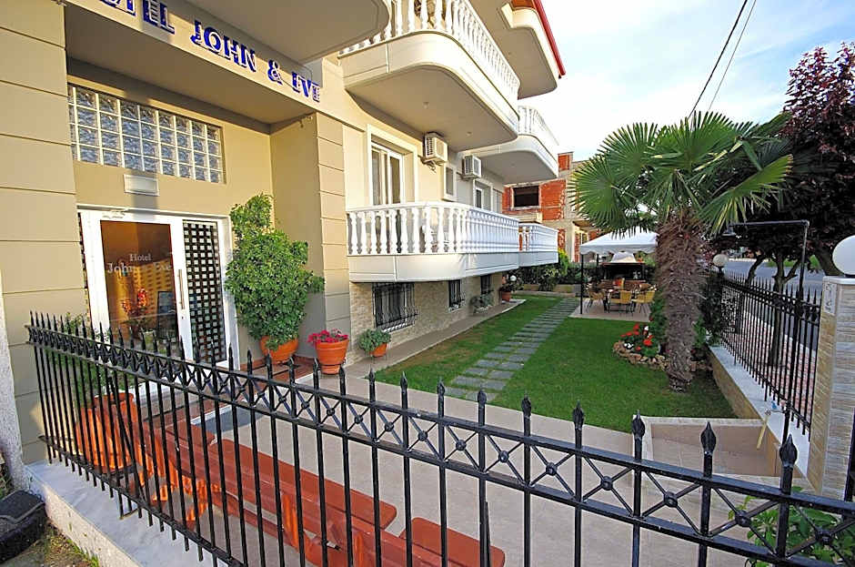 John & Eve Hotel