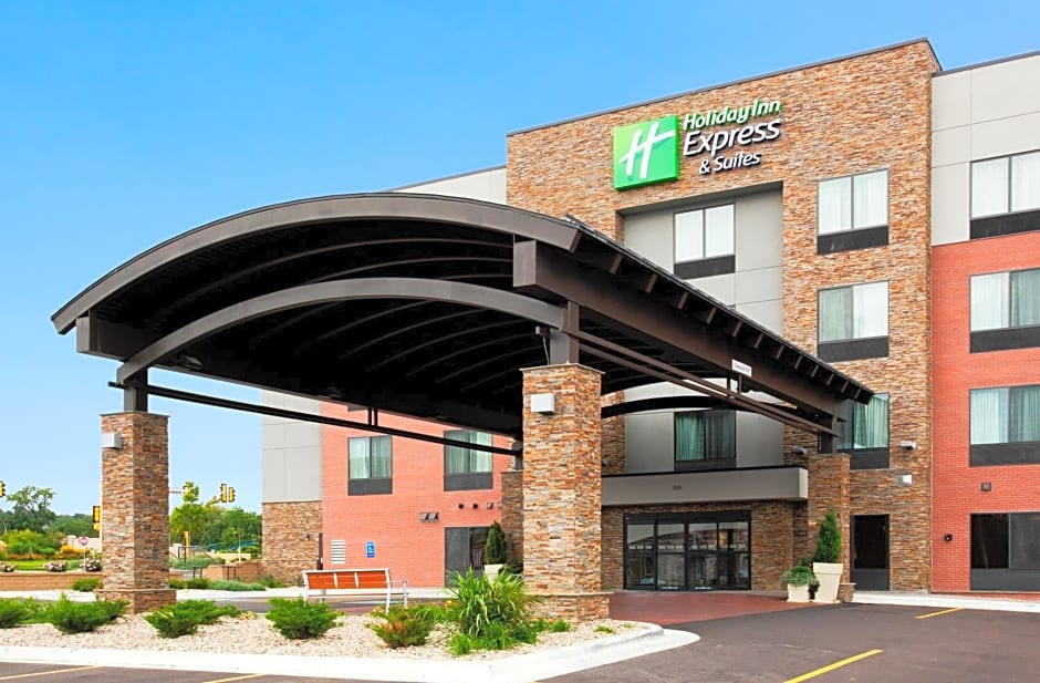 Holiday Inn Express and Suites Rochester West-Medical Center By IHG