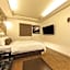 H  Hotel