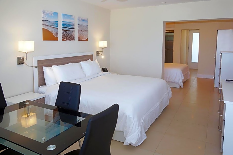Diane Oceanfront Suites