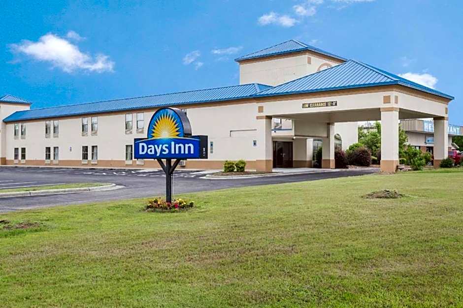 Photo 1 of 12 of Days Inn by Wyndham Selma