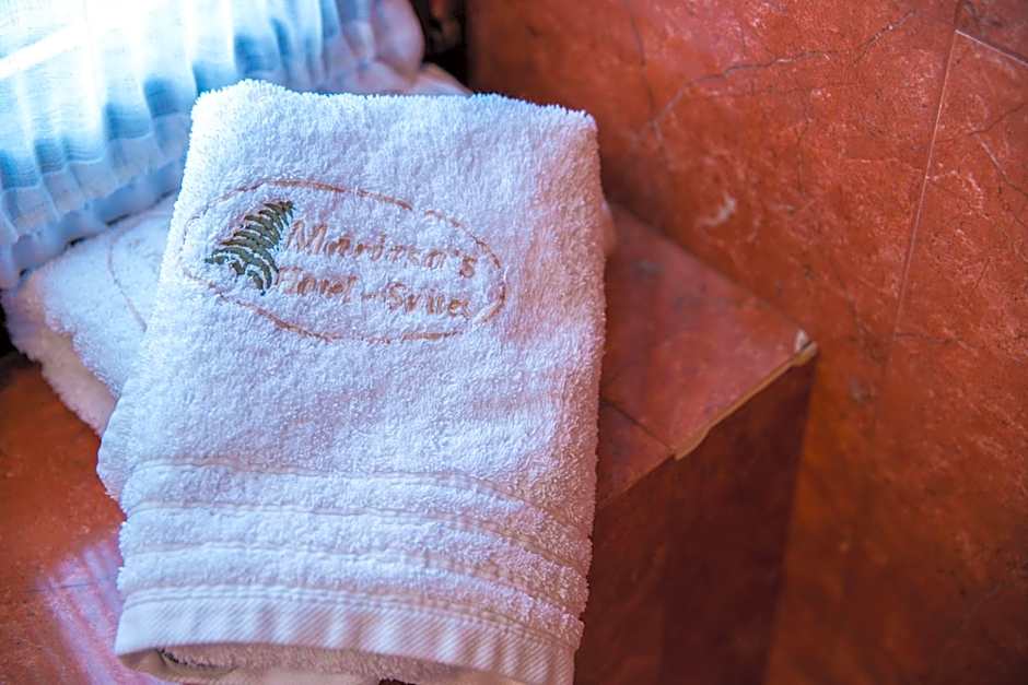 Maritsas Hotel & Suites