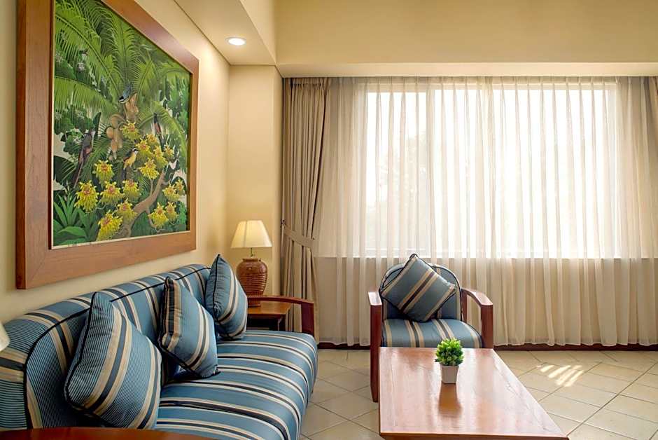 Puri Kiic Golf View Hotel