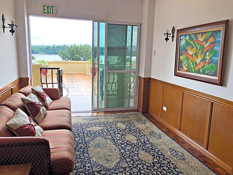 Tahanan Lakeview Hotel