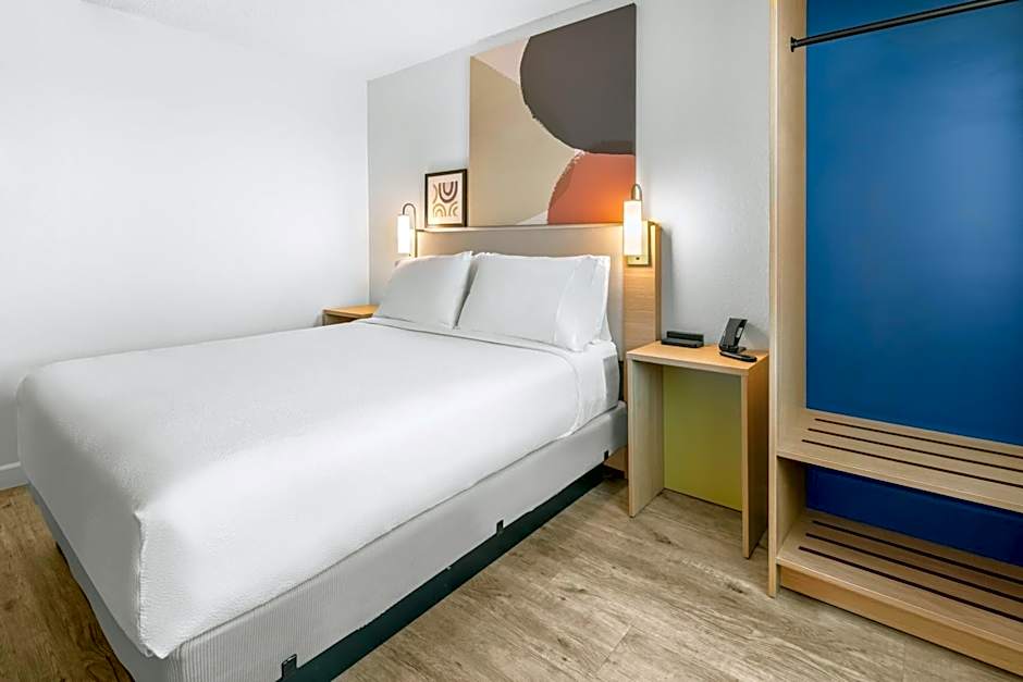 Spark by Hilton Eden Prairie