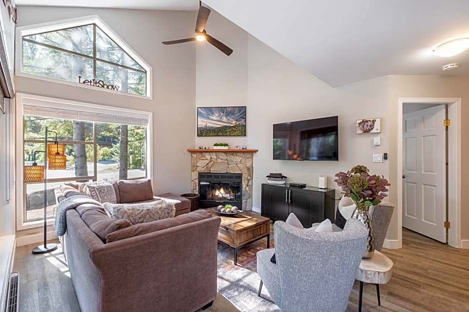 Powderview by Outpost Whistler