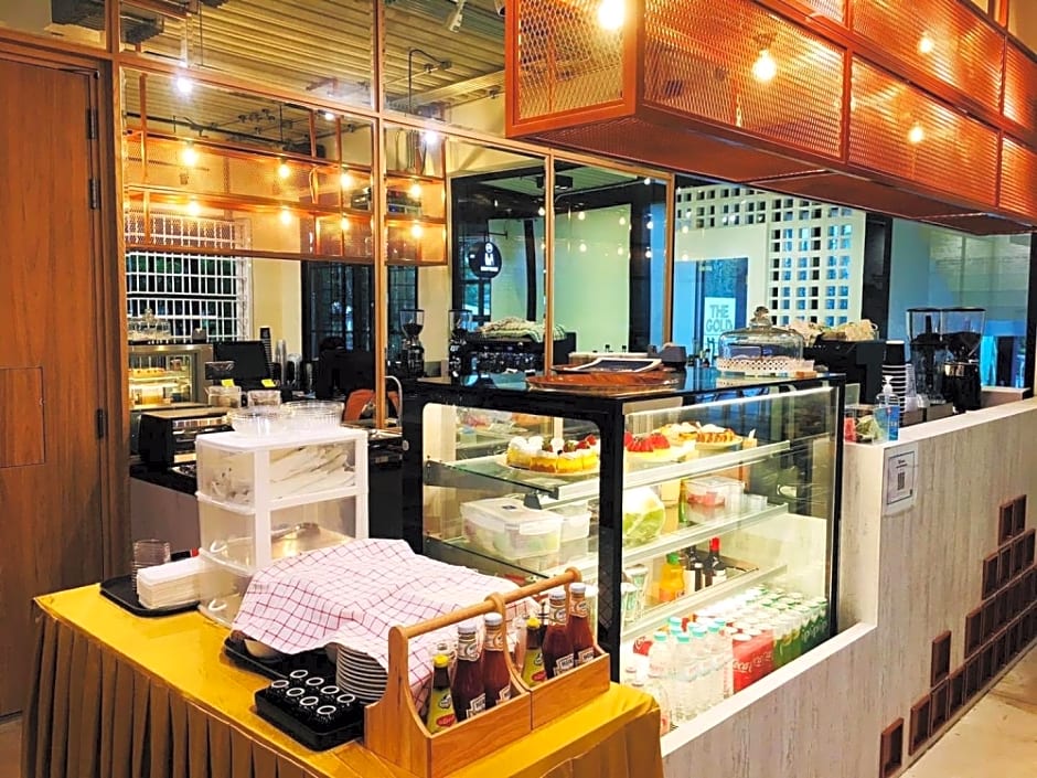 The Gold Living Life