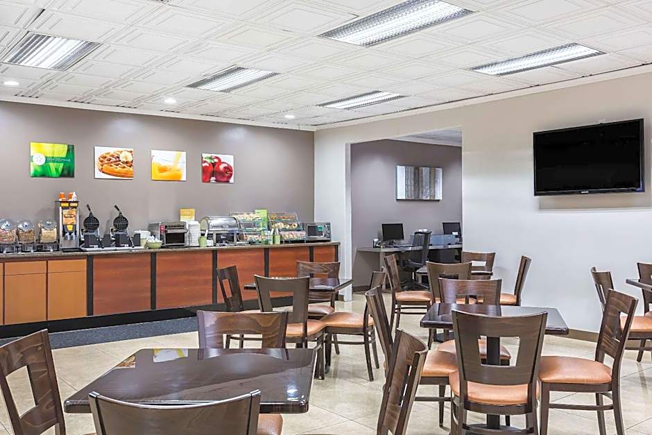 Quality Inn & Suites Los Angeles Airport - LAX