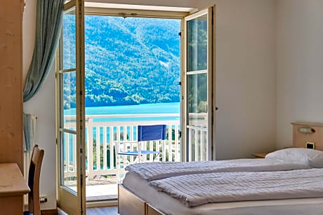 Double or Twin Room with Lake View