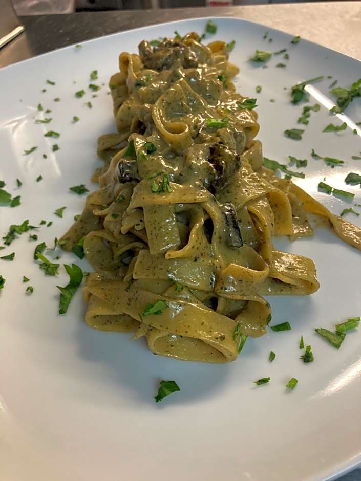 Sorrento Hotel & Restaurant