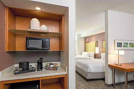 Suite, Multiple Beds (Mobility/Hearing Accessible, Tub) (2 Queen Beds and 1 Double Sofa Bed)