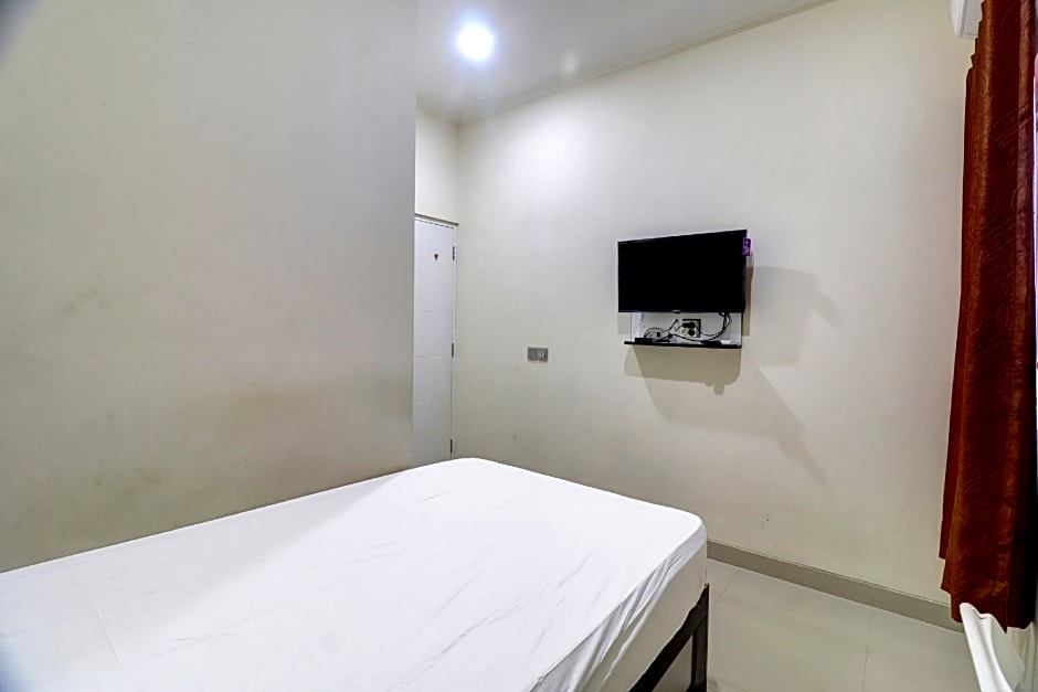 OYO Life 92707 D-akomiba Residence