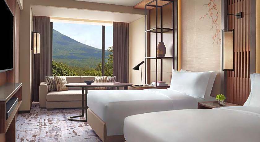 Higashiyama Niseko Village a Ritz-Carlton Reserve