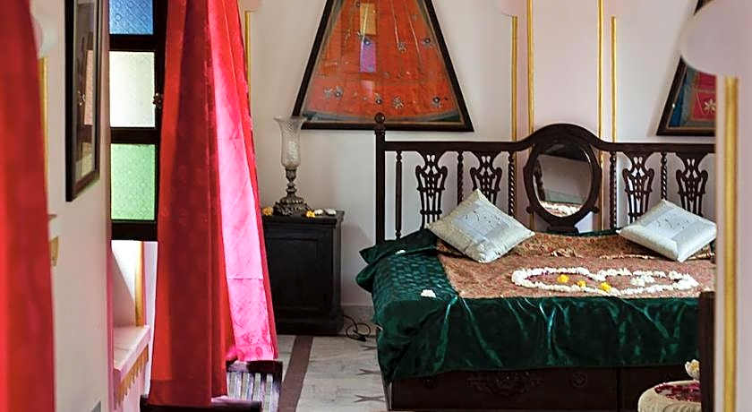 Ravla Bhenswara Hotel