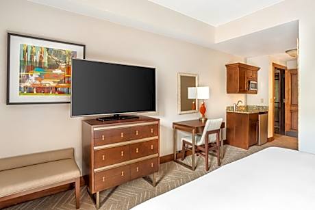 Four-Bedroom Premier Suite with Four King Beds and Sofa Bed