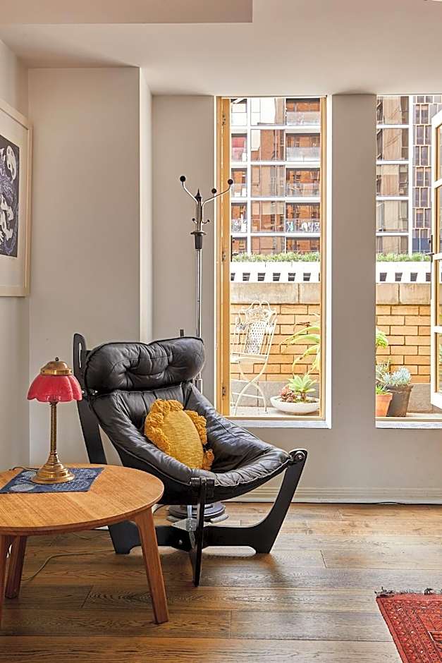 Deco Loft on Russell Street