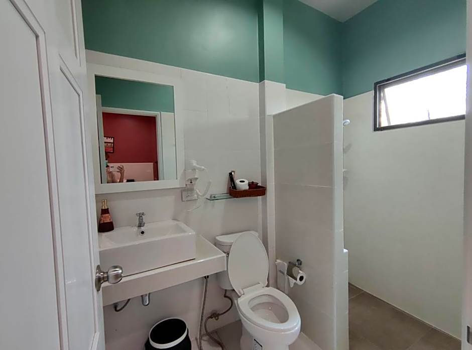 Morinaka Craftfe & Poshtel