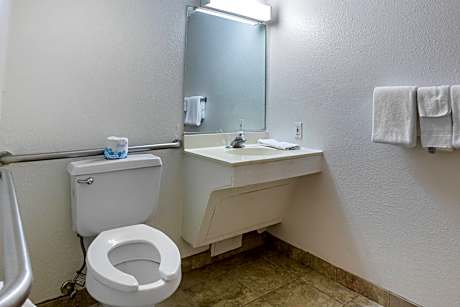 King Room - Disability Access/Non-Smoking