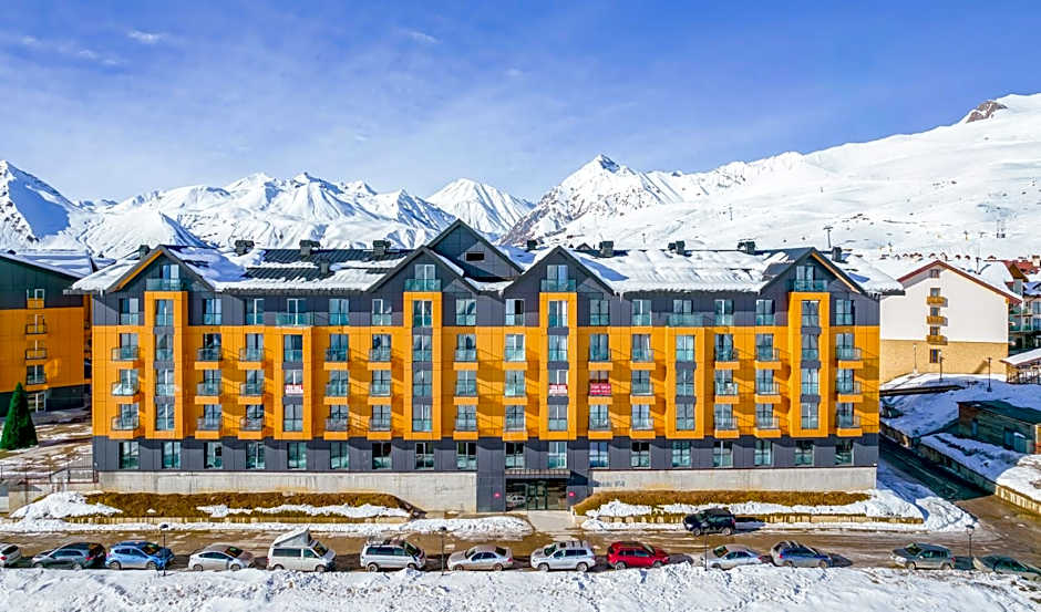 New Gudauri Four Seasons F4 by Gudauri Travel