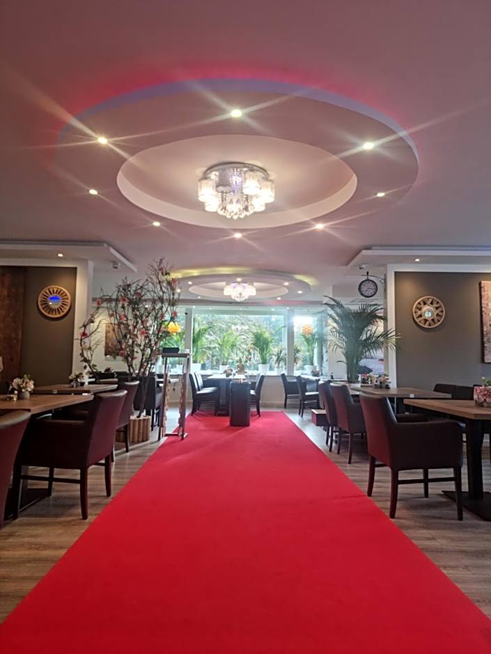 SILONCE Hotels & Restaurant