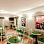 La Quinta Inn & Suites by Wyndham Indianapolis Airport Lynhurst