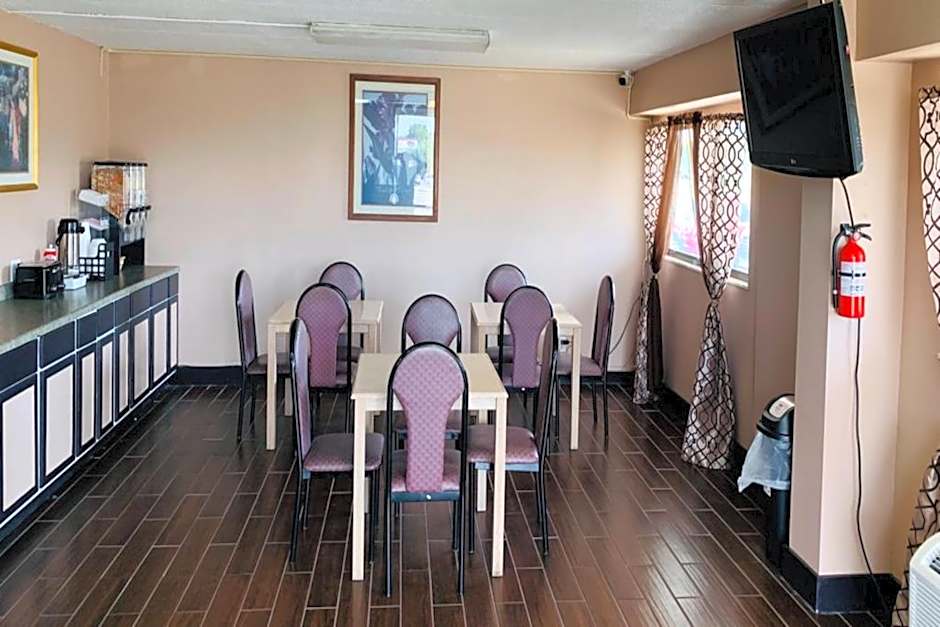 Economy Inn of Holland